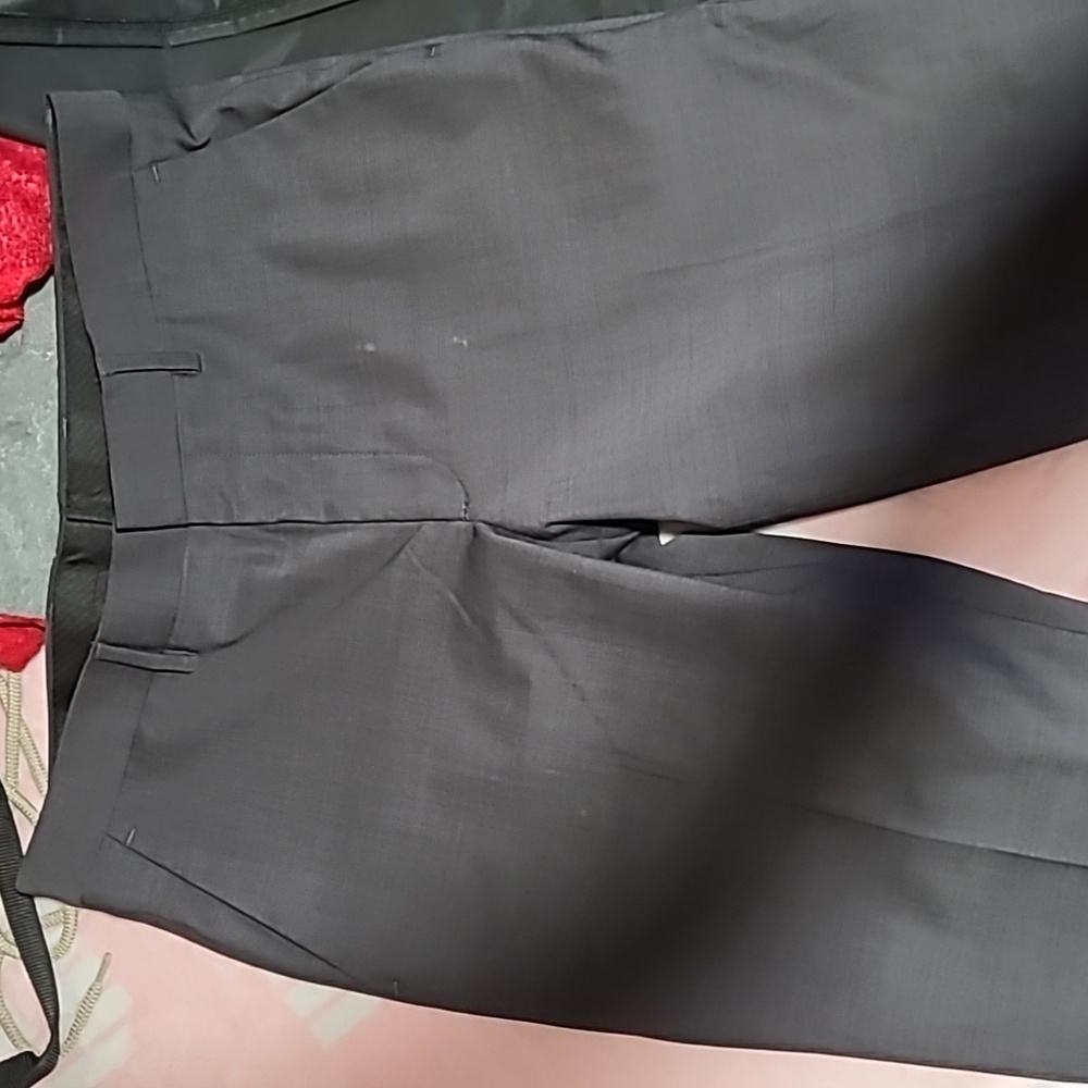 Express Suit - Picture 5 of 6